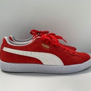 NEW IN BOX – MEN'S PUMA SUEDES RED